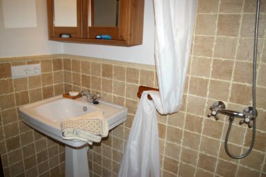 Finca Hortella - Bad mit Dusche im EG