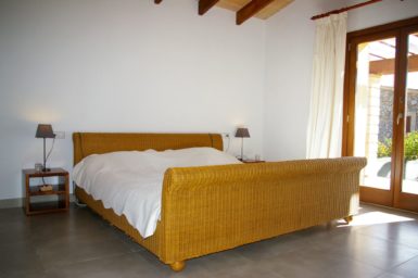 Finca Manolo - Schlafzimmer mit Zugang auf die Terrasse