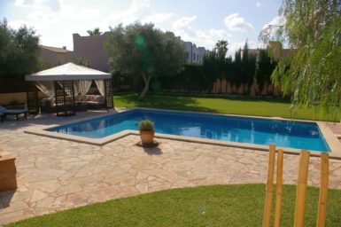 Villa Colom - Pool mit Poolterrasse